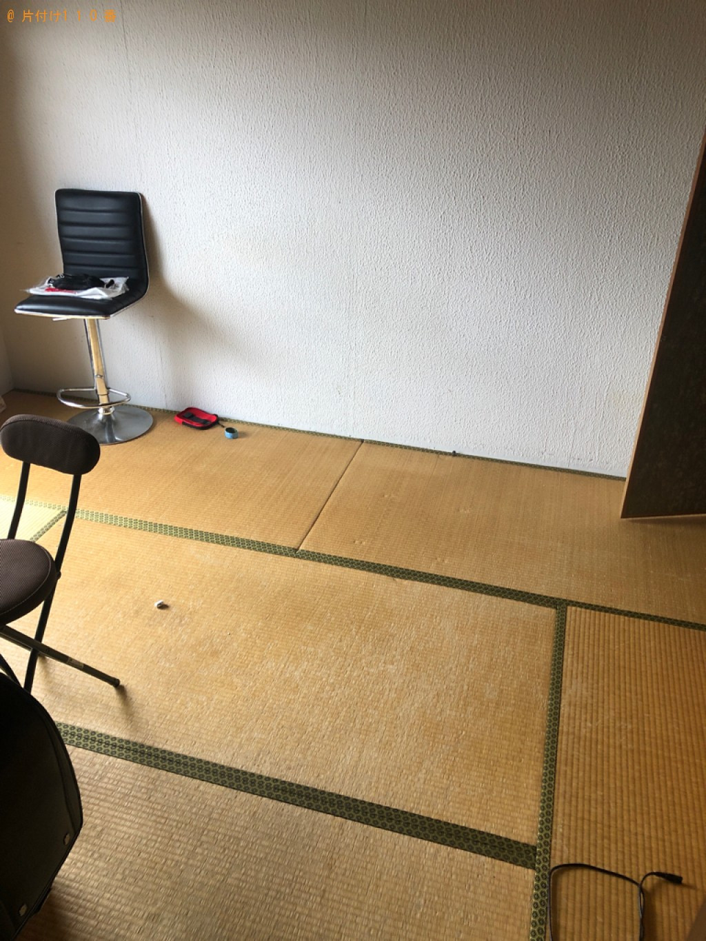 タンス、衣装ケース、ベビーカー、デスク、椅子、ガスコンロ等の回収
